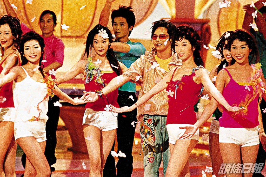 楊卓娜2001年參選港姐入行。